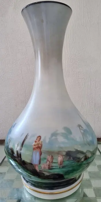 Vase - Opaline glass - Large romantic vase