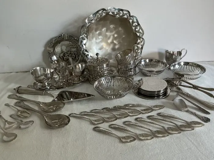 Table service (40) - Silverplated