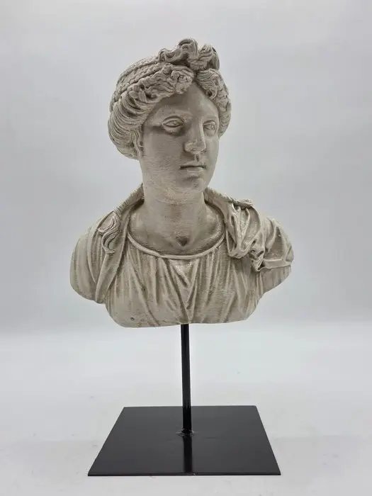 Sculpture, Matrona romana - 36 cm - marble powder