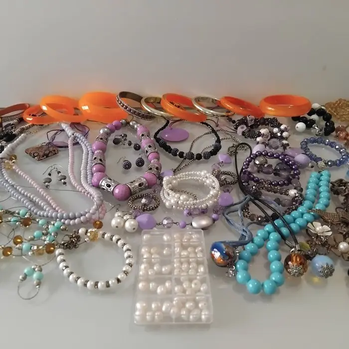 Themed collection - Vintage costume jewelry and freshwater pearls