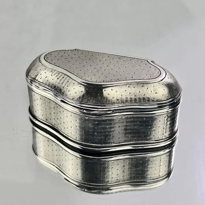 Saint-Yves Paris - Box - guilloché - vermeil - .800 silver - Snuff