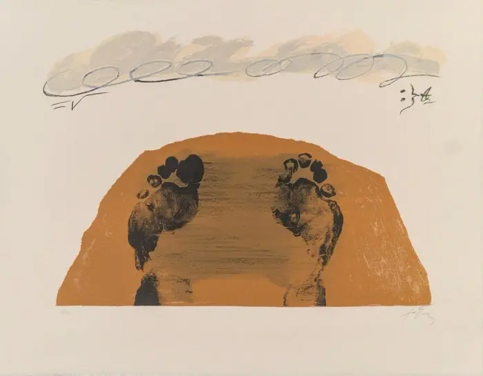 Antoni Tapies (1923-2012) - Deux pieds sur ocre