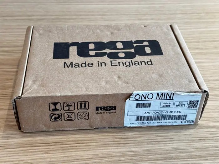 Rega - Fono Mini A2D with USB Digital Output Solid state preamplifier