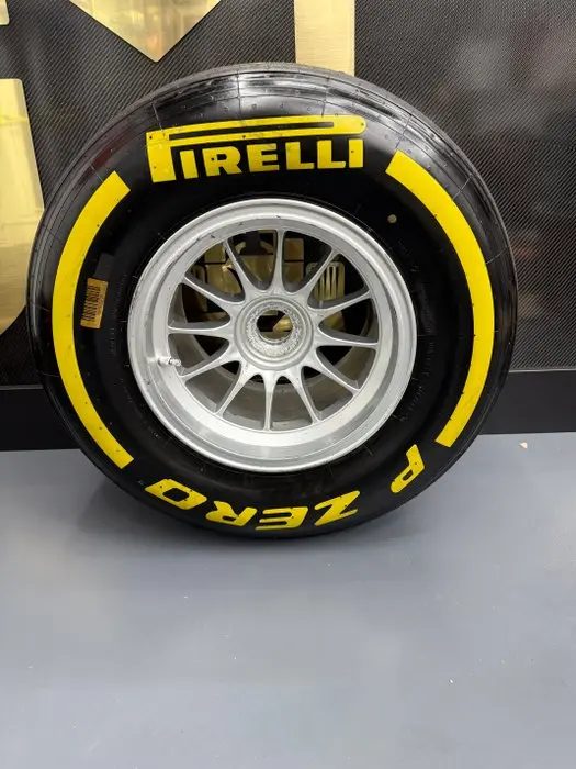 Tyre complete on wheel - Pirelli - Tire complete on wheel