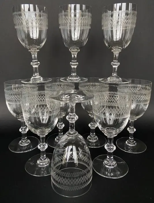 Drinking glass - Magnificent set of 10 water glasses. - Engraved crystal