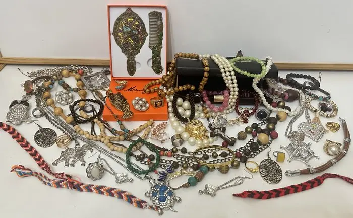 Themed collection - A large collection of bracelets and...