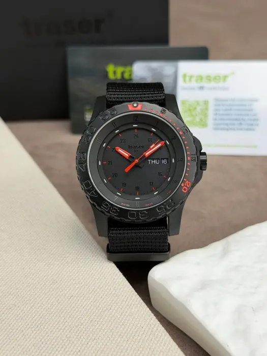 Traser - P66 Red Combat Day/Date - 104147 - Men - 2020-2025