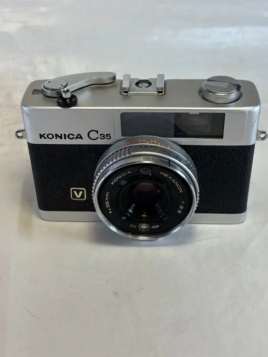 Konica C 35 ( 1968 ) Analogue compact camera