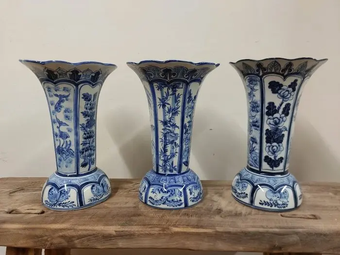 Vase (3) - Porcelain - Three porcelain vases