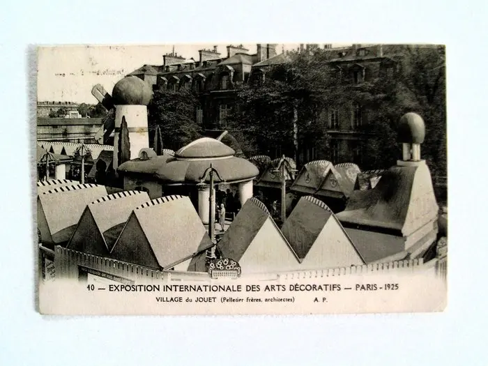 France - Paris - Arts Deco - Old Montmartre - Metro works...