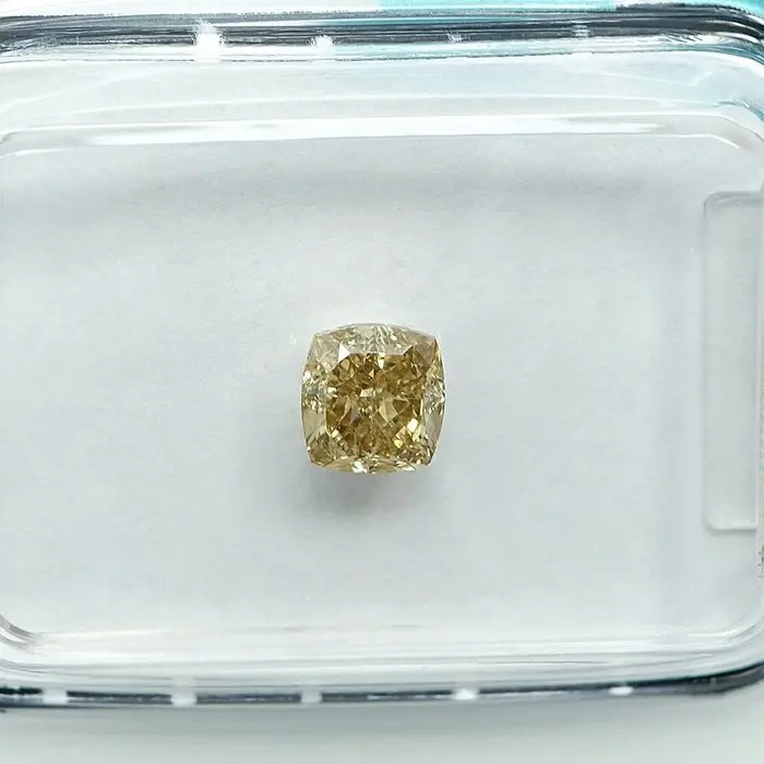 1 pcs Diamond (Natural coloured) - 0.54 ct - Cushion...