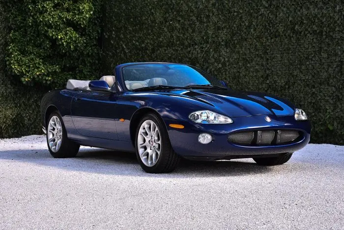 Jaguar - XKR Convertible 4,0L V8 - 2002