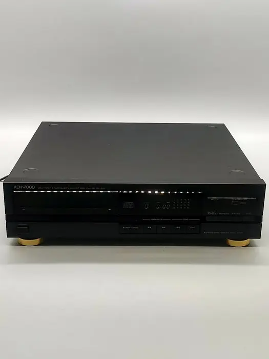Kenwood - DP-320 Computer-Controlled CD player