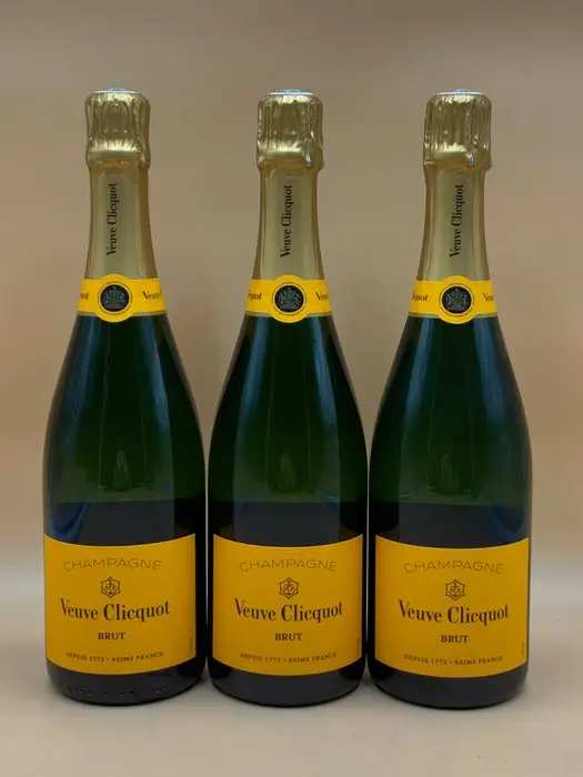 Veuve Clicquot - Champagne Brut - 3 Bottles (0.75L)