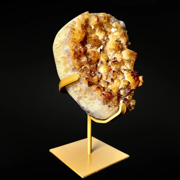 Citrine on a Stand Carving - Height: 180 mm - Width: 110 mm- 1262 g - (1)