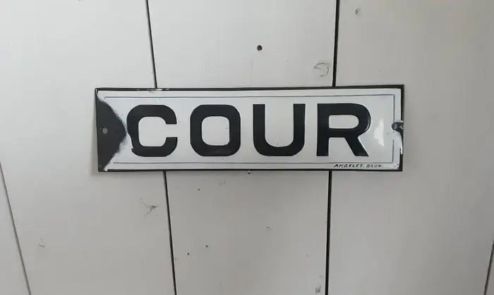 Cour - Enamel sign - Enamel