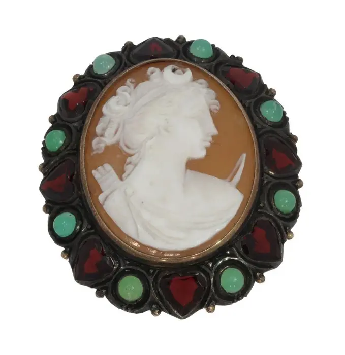 Pendant - 14 kt. Yellow gold Garnet - Very large cameo pendant.