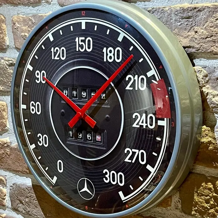 Wall clock - Aluminium, Glass - 2020+ - Mercedes