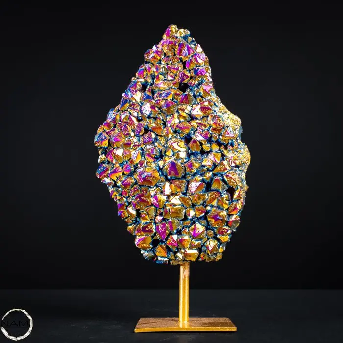 Unique Aura-Amethyst Druse on Stand – Shimmering magic in crystal