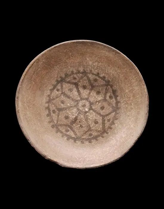 Islamic - Rosette-decorated plate - Seljuk art, 13th/14th century