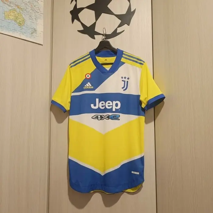 Juventus - Italian Football League - Manuel Locatelli - 2022 - Football shirt