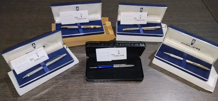 Delta - Lot of 5 - Ballpoint pen