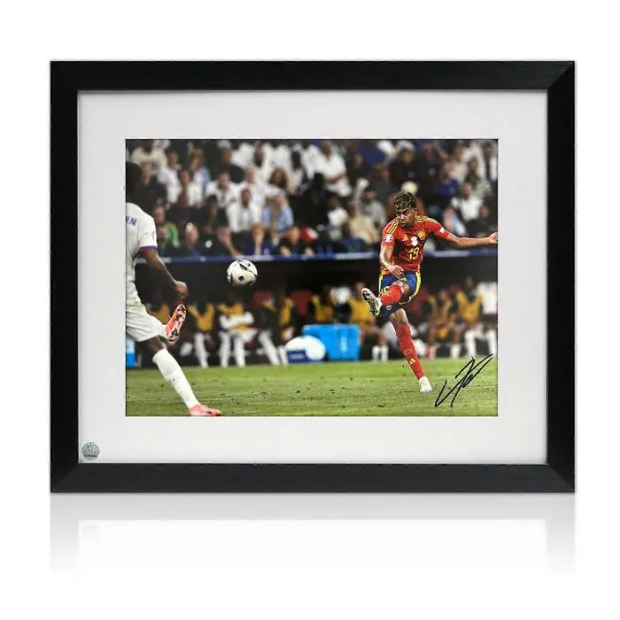 Spaans Nationaal Elftal - European Football League - Lamine Yamal - Photograph