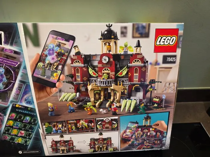 LEGO Set - 70425 - Hidden Side - De Newbury Spookschool