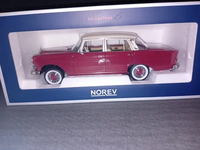 Norev 1:18 - Model car - Mercedes-Benz 200 W110 (1966)