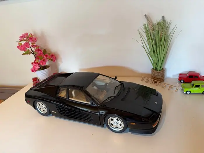 Pocher 1:8 - Modellbil - Ferrari Testarossa