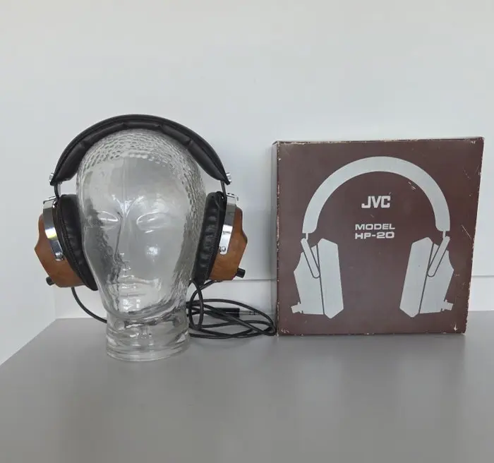 JVC - HP-20 Lightweight Semi-Open Dynamic Stereo Headphone