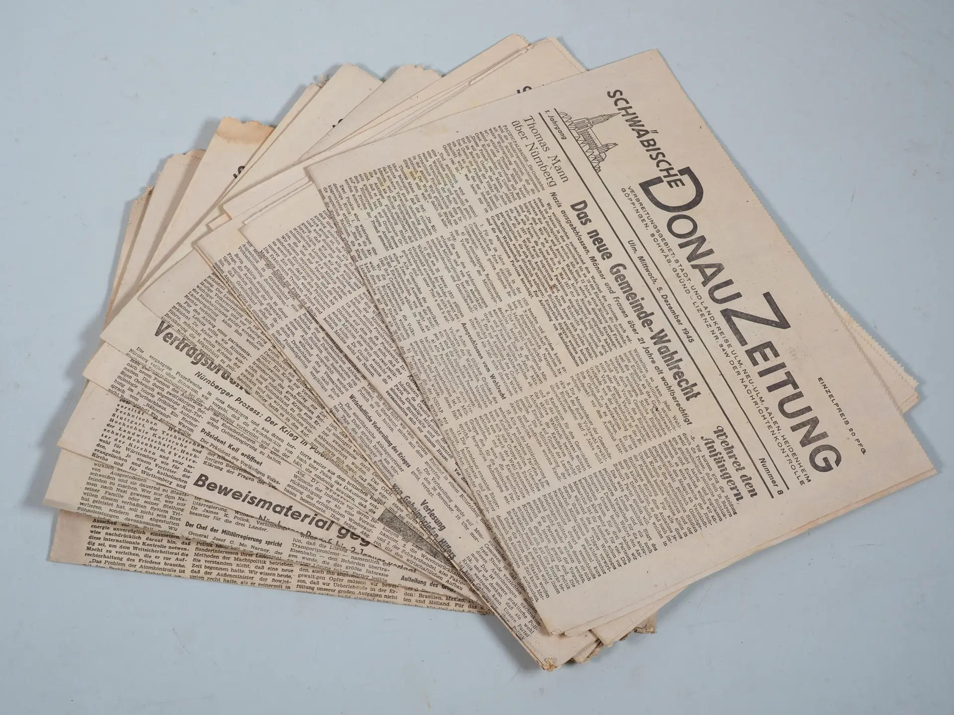 Los 2352: 10 original Ausgaben Schwäbische Donauzeitung 1945-1946 Ulm Neu-Ulm