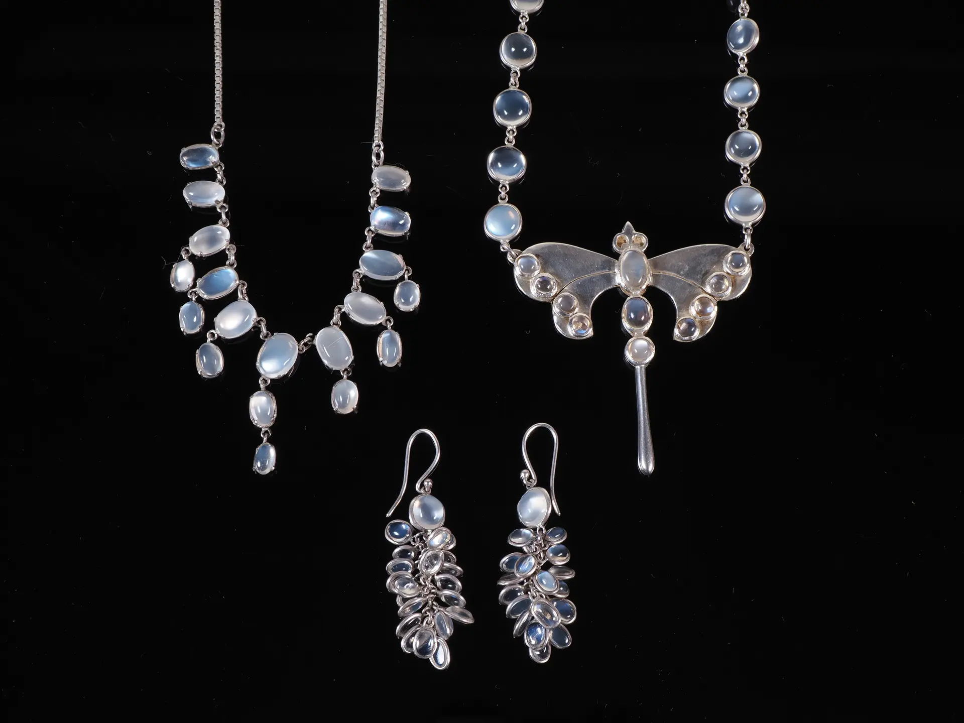 Los 724: Silber Schmuck Set mit Mondstein, 2 Halsketten (Libelle)