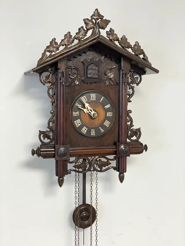 Los 549: Bahnhäusle Kuckuck Uhr um 1880