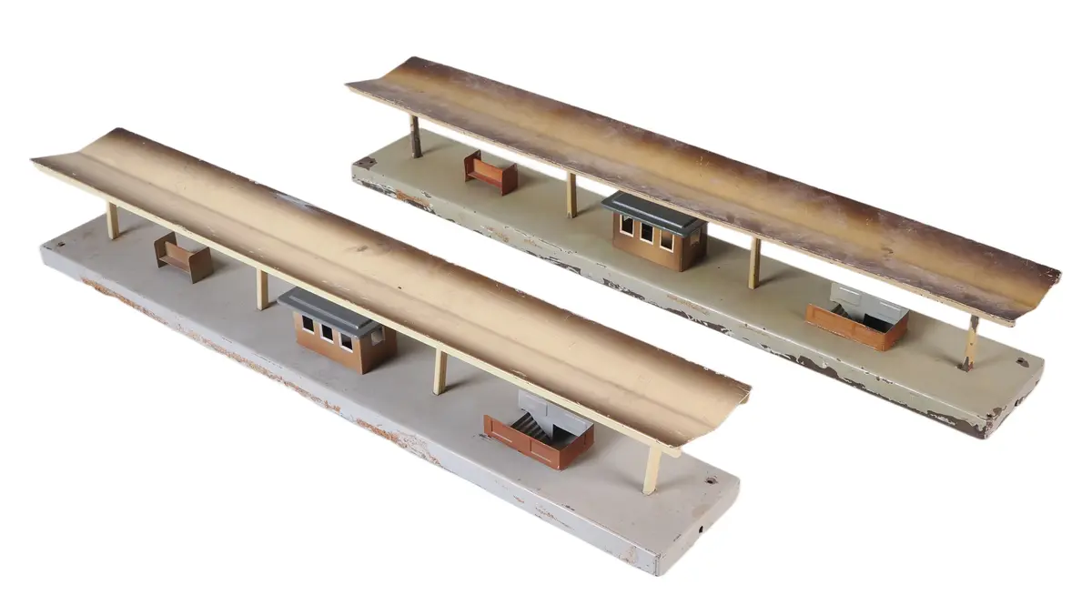 Los 1930: Ein Paar Märklin 423 Bahnsteige H0 aus Blech, 1930er Jahre