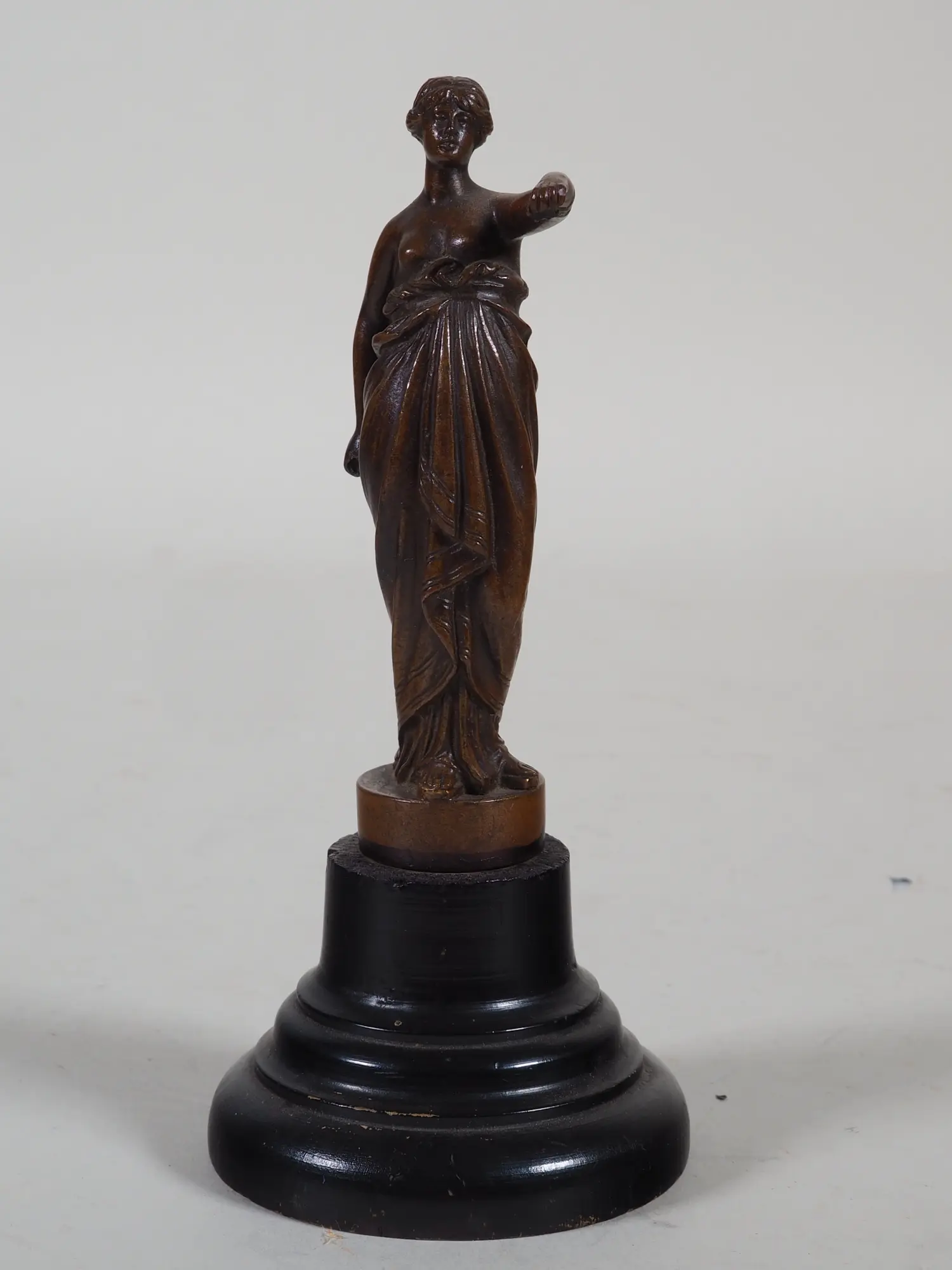 Los 1086: Kleine Bronze Skulptur um 1880