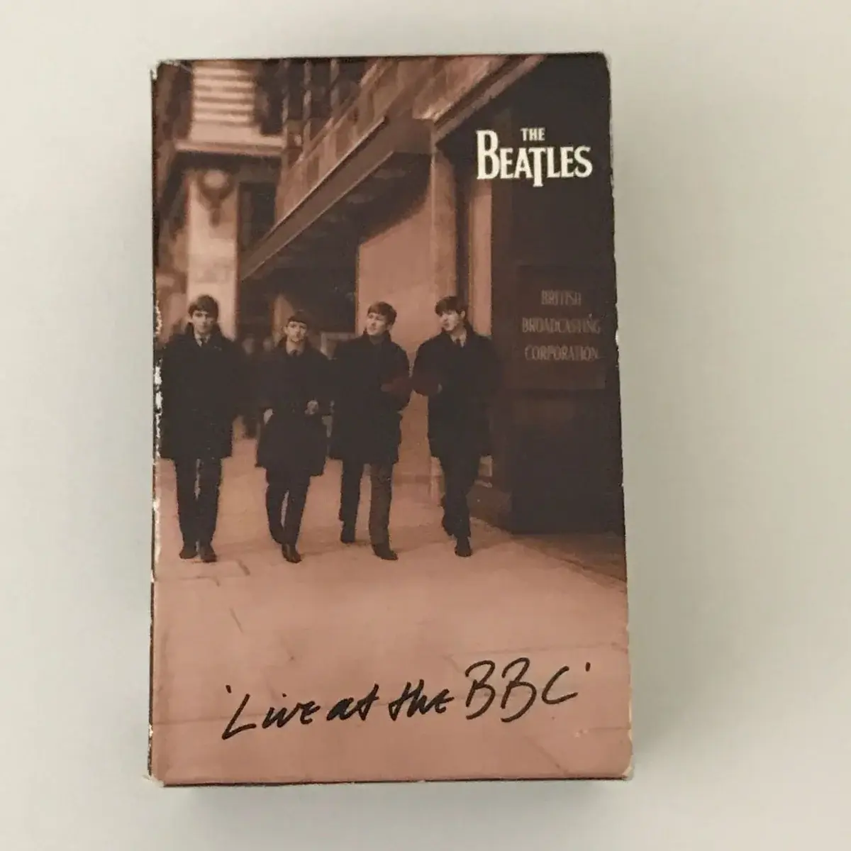 The Beatles Live at the BBC 2-Cassette Set w/ Booklet 1994 C4724383179640 EXC