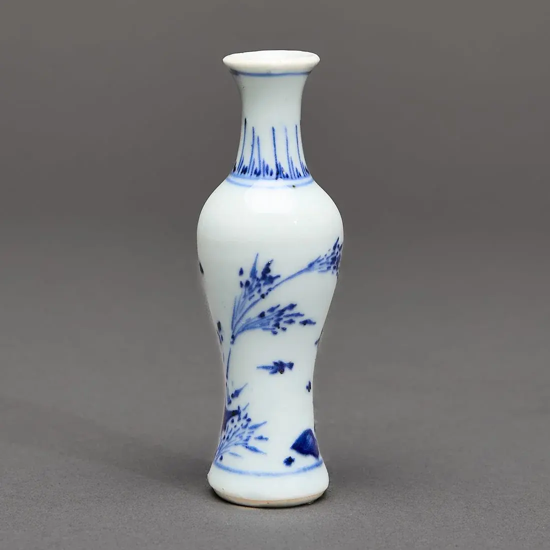 Chinese Hatcher Cargo Shipwreck B&W Porcelain Vase
