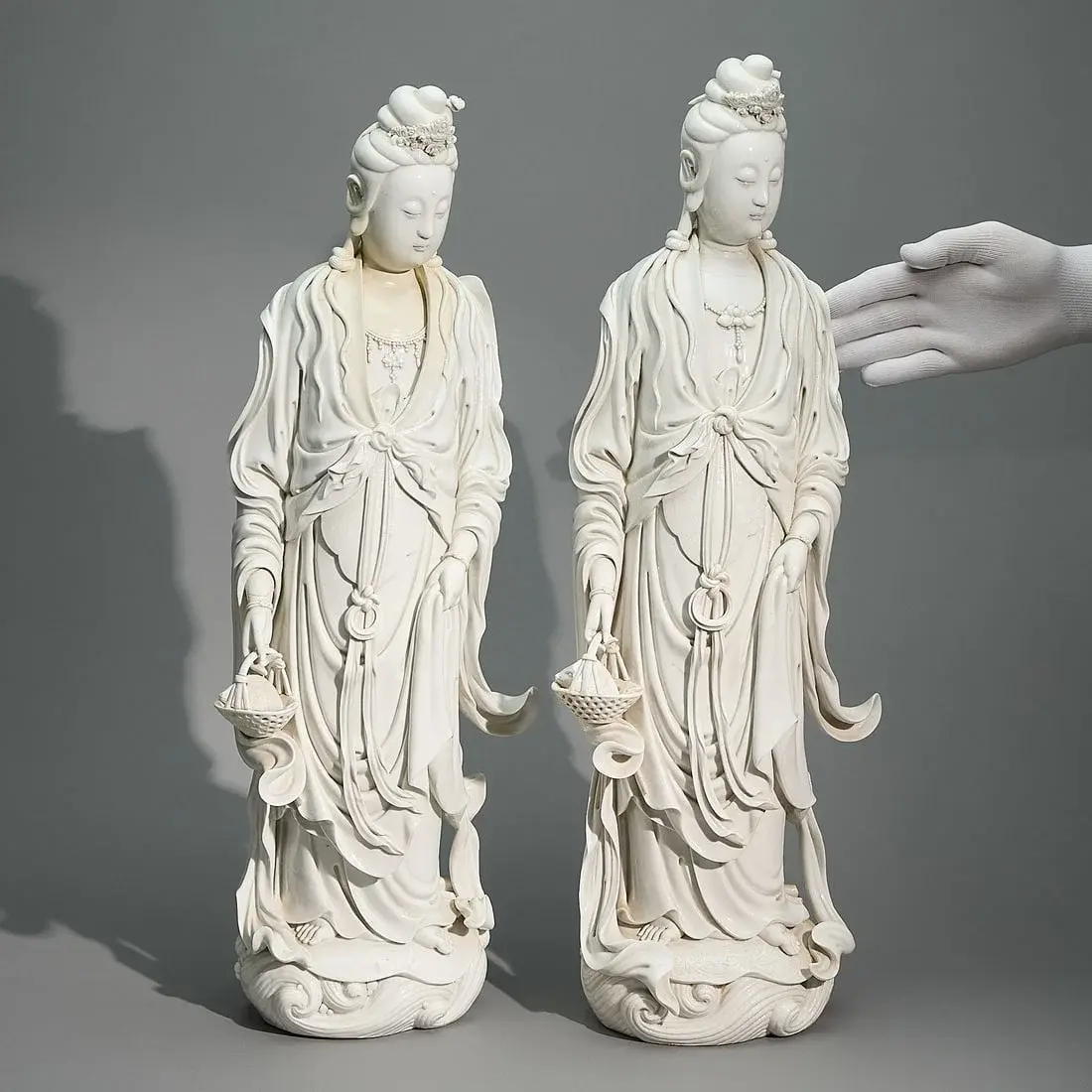 Pr Large Chinese Blanc de Chine Guanyin Statuettes