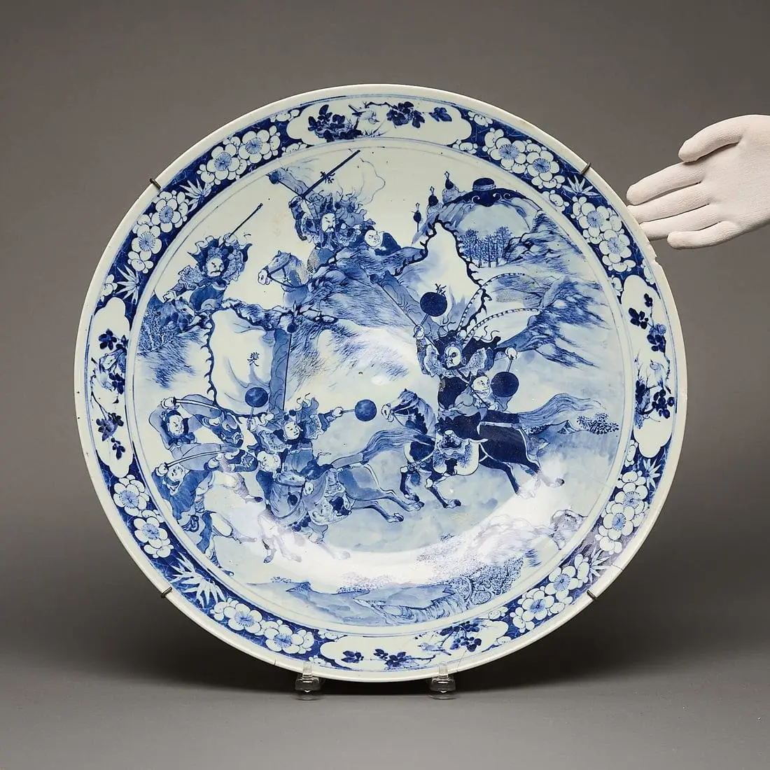 Chinese Qing B&W Porcelain Battle Scene Charger