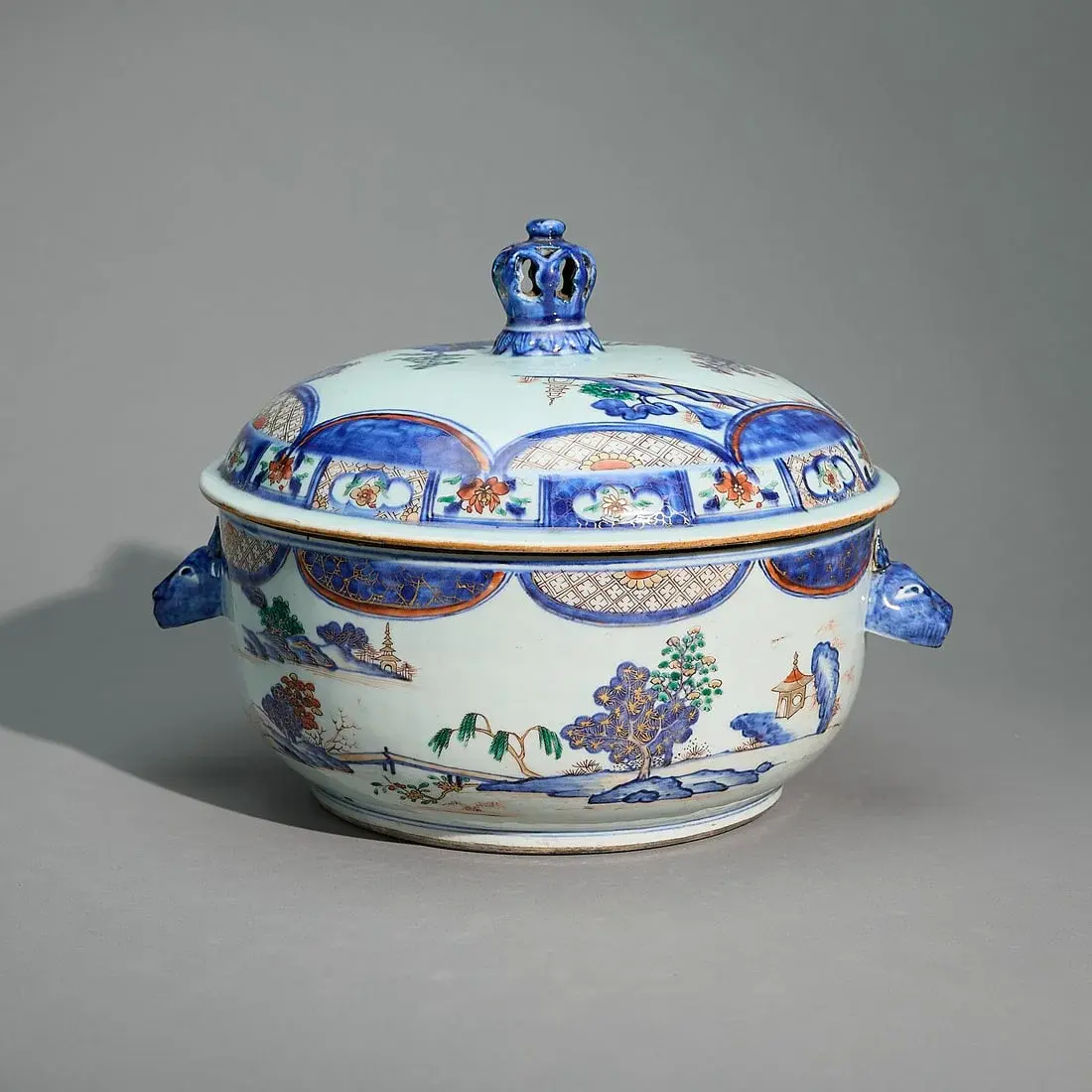 Chinese Verte Imari Circular Soup Tureen