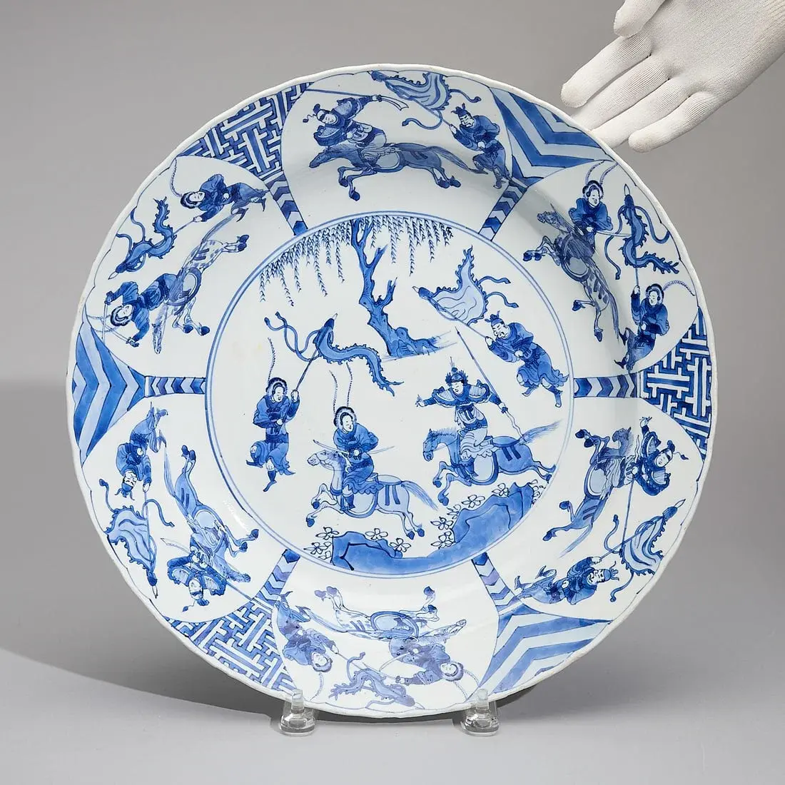 Chinese Kangxi Blue & White Porcelain Battle Basin