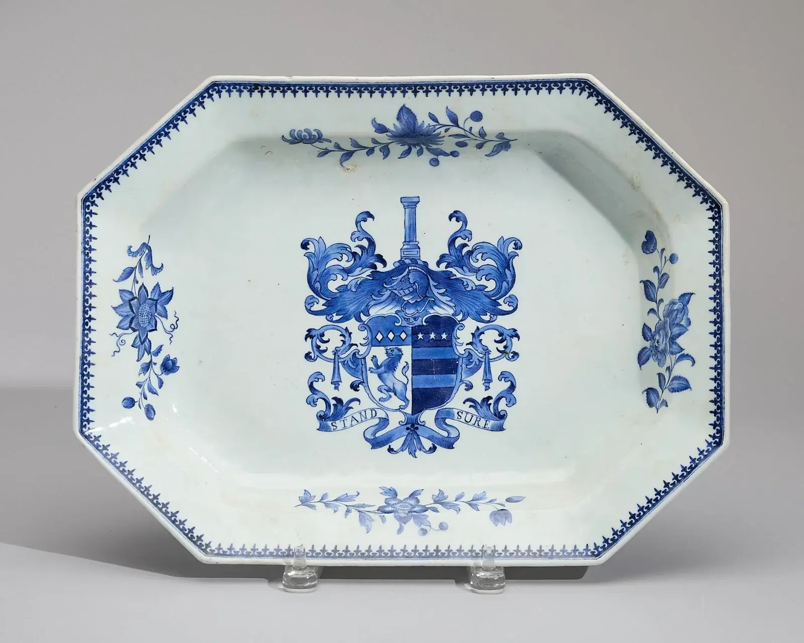Blue & White Armorial Tureen Stand - Chichton
