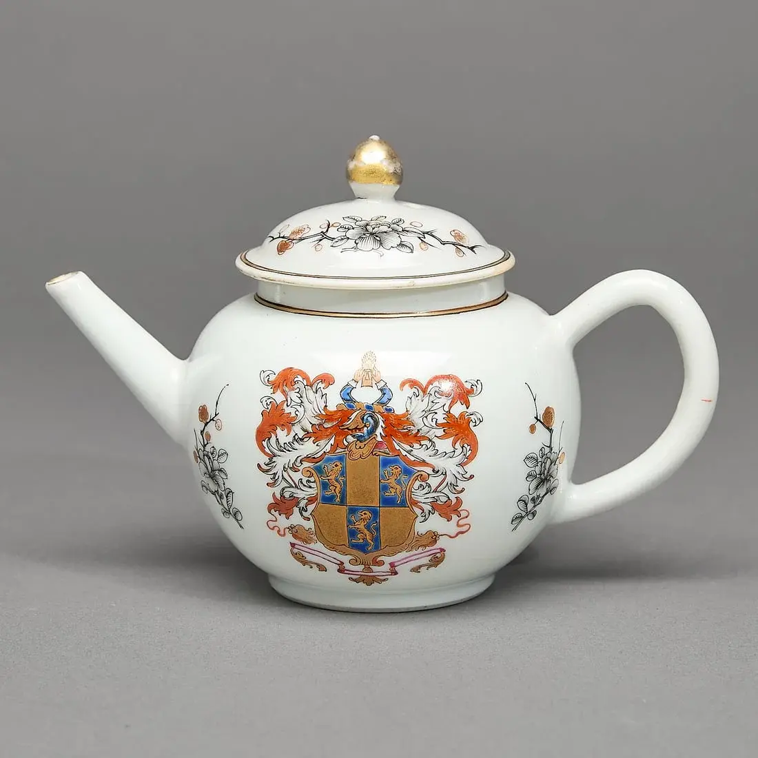 Chinese Export Armorial Teapot - Wheatley