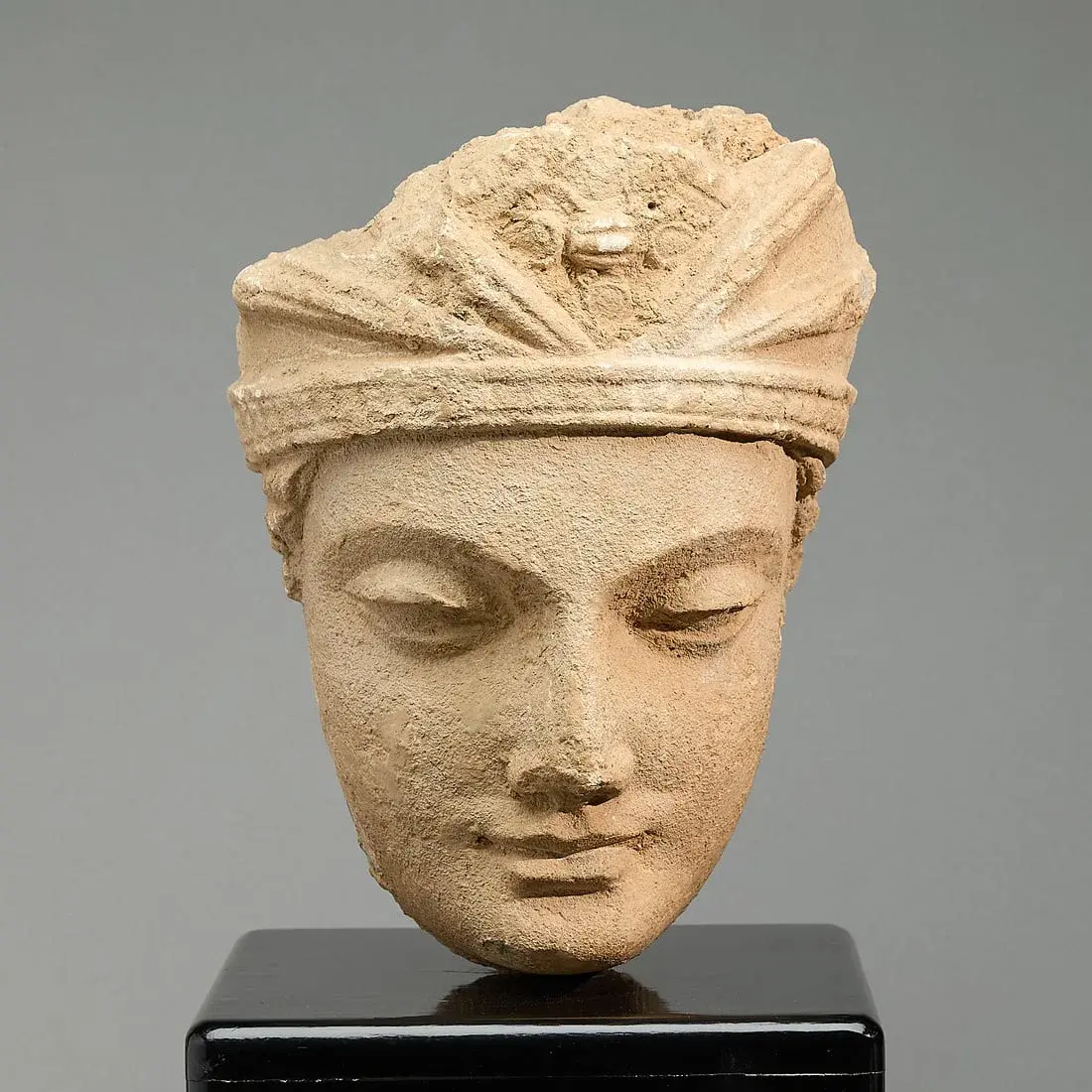 Lrg Ancient Gandharan Stucco Bodhisattva Head