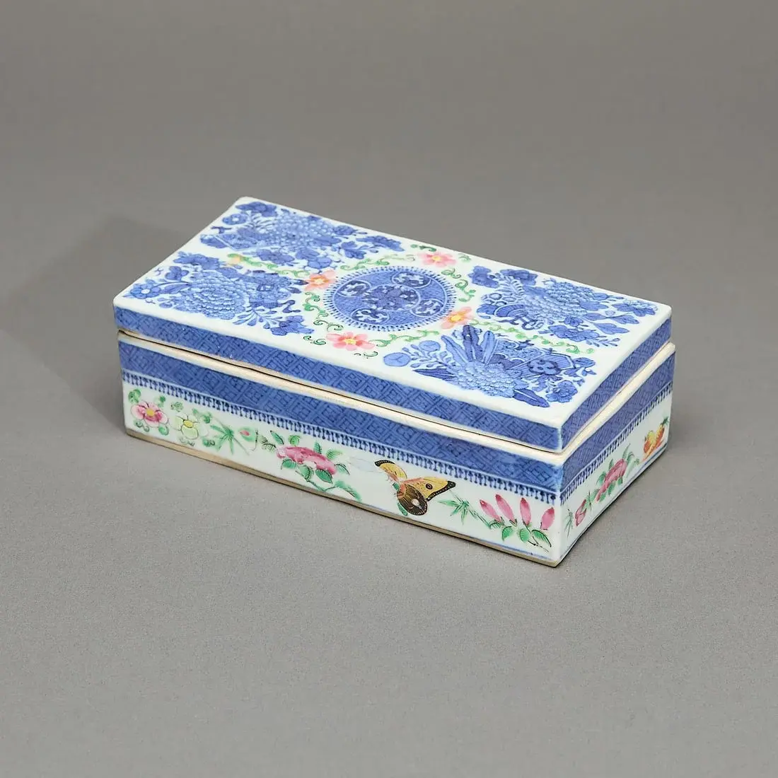 Chinese Export Famille Rose & Fitzhugh Comb Box