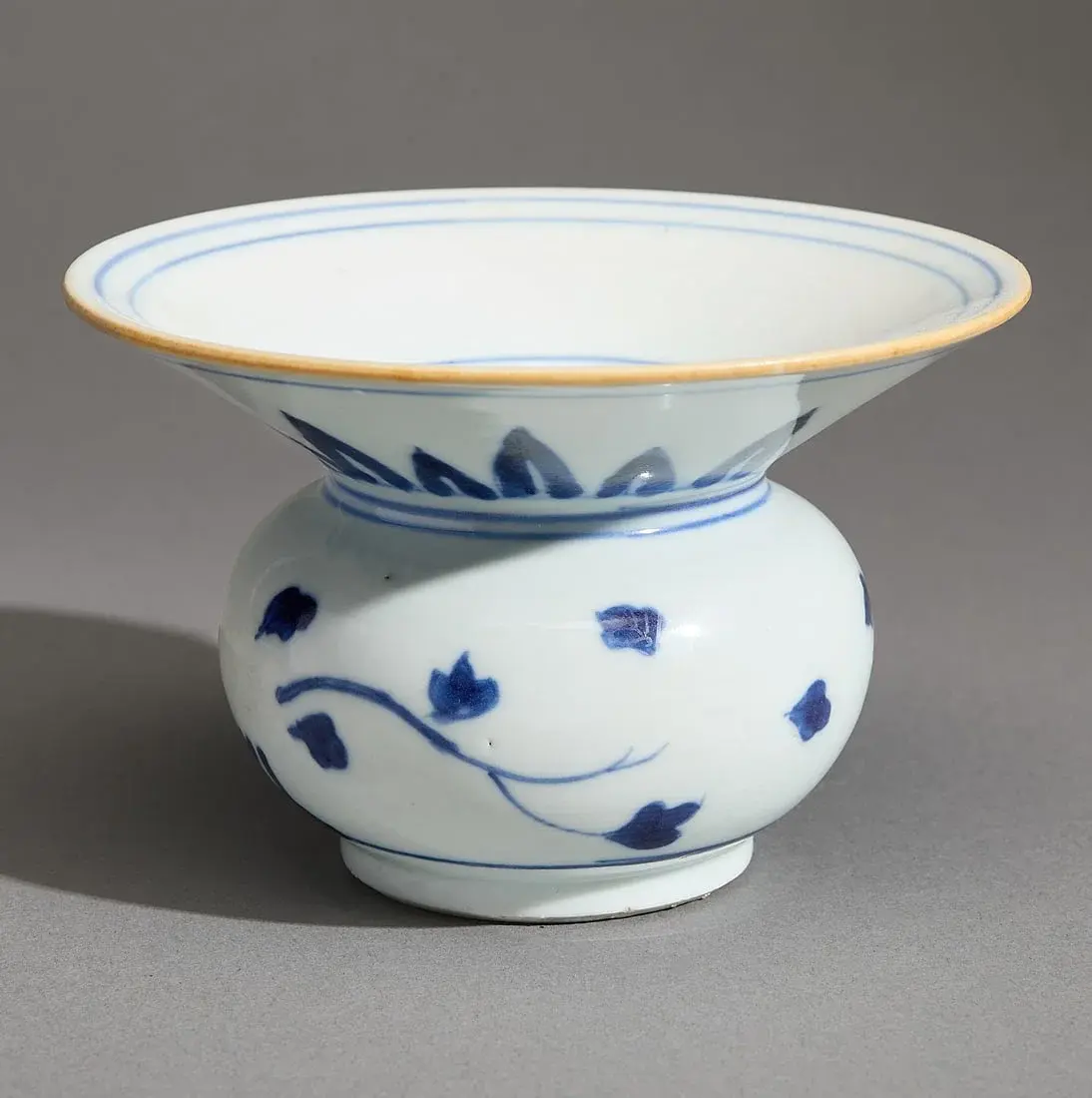 Chinese Export Nanking Cargo Spittoon