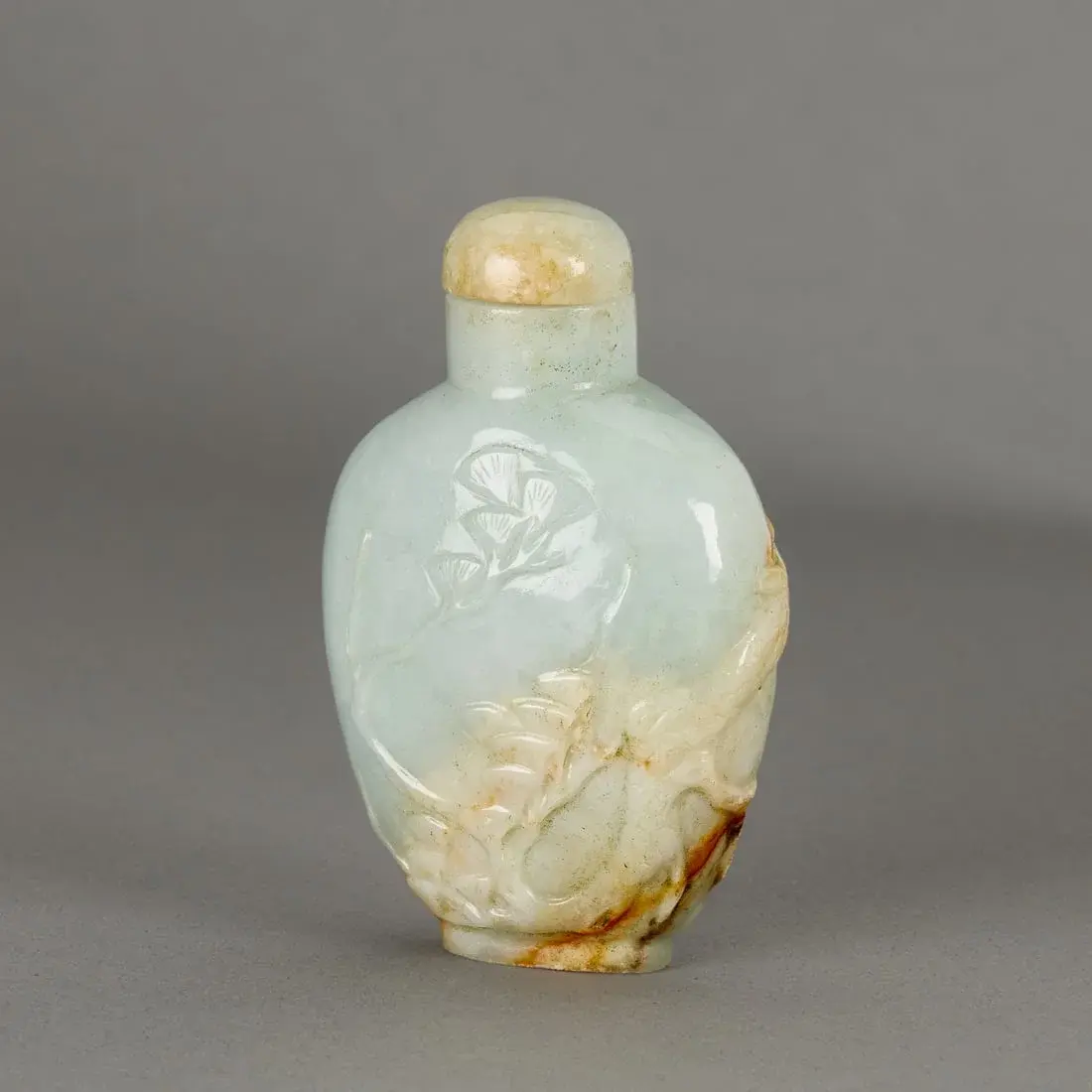 Chinese Qing Dynasty Carved Jadeite Snuff Bottle