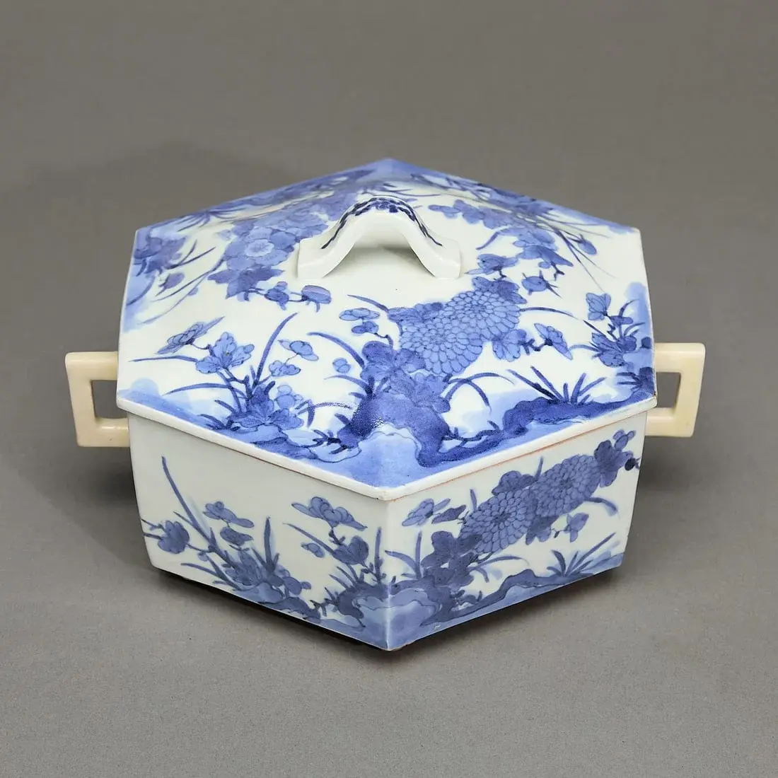 Japanese Edo Blue & White Floral Hexagonal Tureen