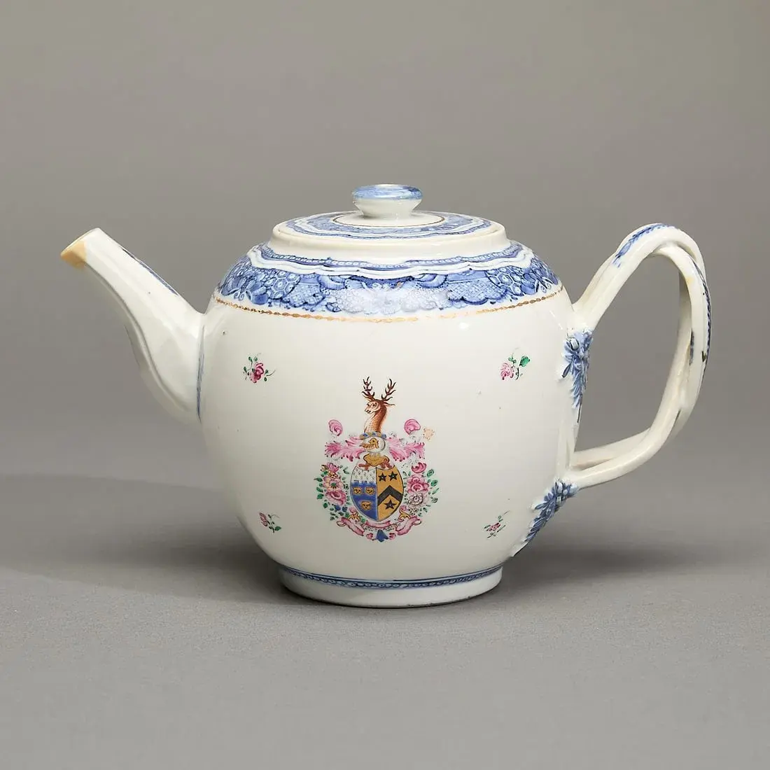 Chinese Export Fitzhugh Armorial Teapot - Michell